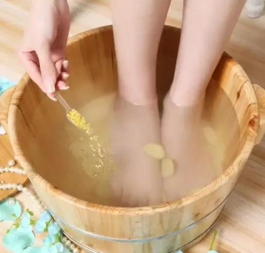 花椒生姜泡脚，能缓解脚部疲劳吗