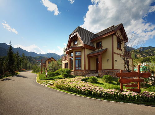 一、 分车带与别墅景观，犹如恋人间的对话