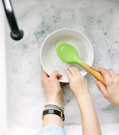 棉被喷了杀虫剂还有螨虫怎么办？需要重新清洗或更换被子吗？