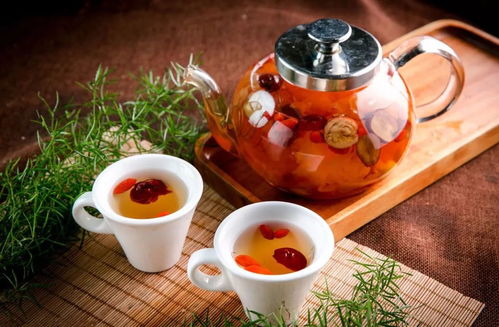 甘草菊花枸杞泡水喝，这三种药材的神奇功效你知道吗