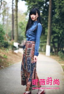 粉花半裙搭什么上衣？清新甜美