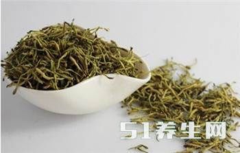 川银花与金银花相似，选购时需注意产地、颜色和香气