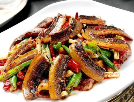 鳝鱼粘液难以处理，需掌握小技巧