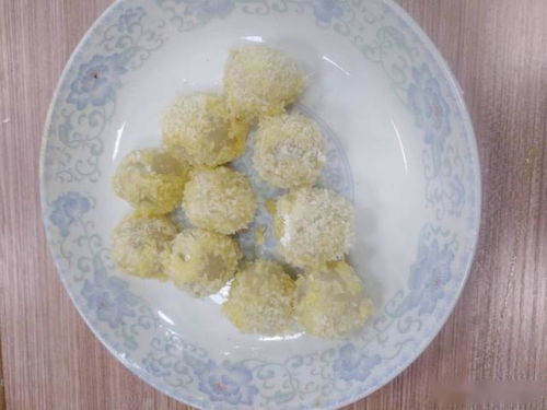 荔枝干炖蛋是一道以荔枝干和鸡蛋为主要食材的传统甜品