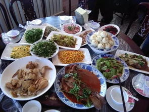 3. 农家菜园绿葱葱， 勤劳耕作种丰收