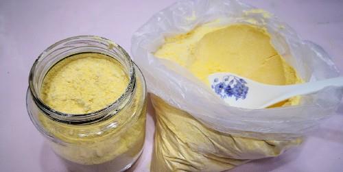 玉米面结块和玉米油絮状物，是变质了吗还是正常现象？