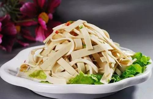 豆腐皮在水里的舞蹈