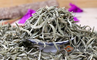 白茶源自中国福建，以新鲜茶叶为原料