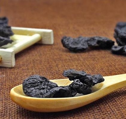 黄精的作用与功效有哪些？为什么被誉为中药养生之宝？