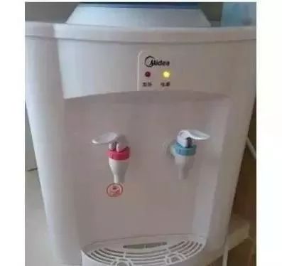 饮水机旁喷杀虫剂，对人体健康和饮水平安有没有影响？