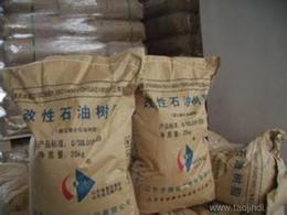 使用过期食品作为饲料在饲料代加工厂中合法吗？