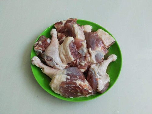 鹅肠菜适口性佳，牛羊喜食