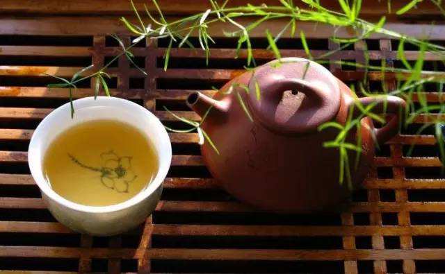 “种植茶叶时哪种农药对茶叶安全且效果佳