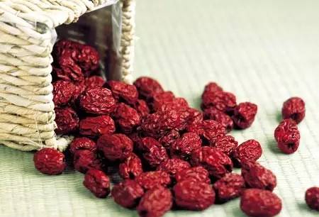 怎么减少除草剂对红枣的影响呢？