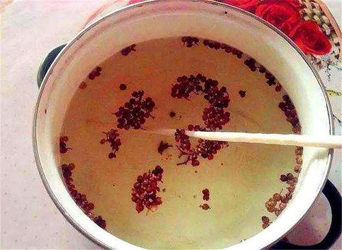 花椒老姜盐泡脚好处多？这样泡脚真的管用吗
