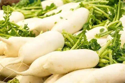 二、 萝卜：脆嫩多汁，清甜可口