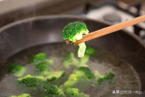 西兰花变绿，如何炒出翠绿色？