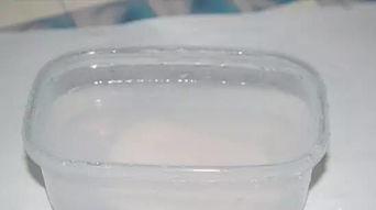 如何快速有效去除家中杀虫剂残留的刺鼻味道？