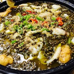 南京鱼餐馆黑鱼消费量居首，成为当地热门美食