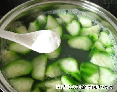 1. 清热解暑， 消暑降温
