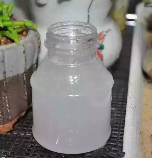 第一步：准备生根剂和水