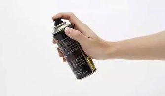 杀虫剂成分中不含水分，那么在露水未干的情况下可以喷洒吗？