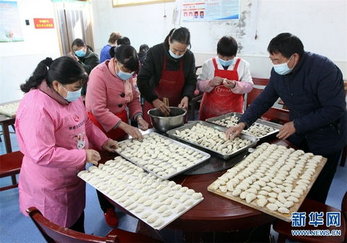河南面粉企业举办带孩子包饺子活动