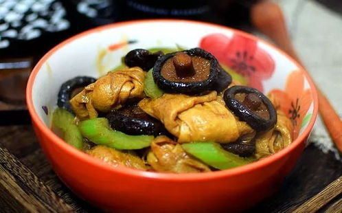 豆豉香菇烧兔肉是一道以豆豉、香菇和兔肉为主料