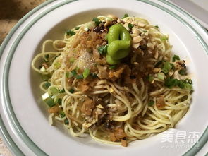 芥末凉面是一道以面条为主料，加入芥末酱等调料的日本传统面食