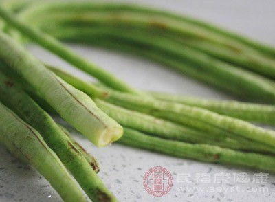 豆角生吃有哪些潜在益处和风险，需要注意什么