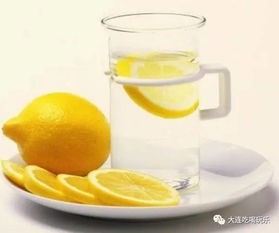 早晨一杯柠檬水，唤醒肠胃