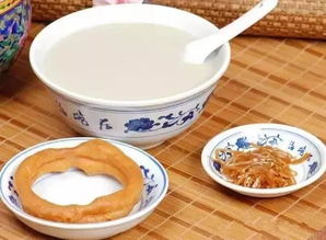 北京豆汁儿源于古法绿豆发酵，传统饮品