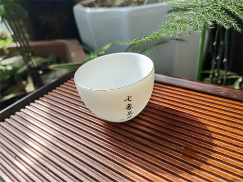 中国白茶品种丰富，以福鼎白茶、政和白茶等为代表