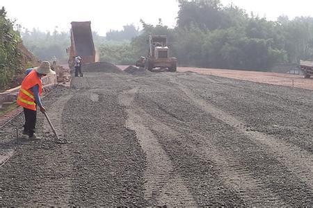 路面平整度难以控制的原因分析