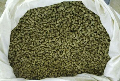 青虾对饲料营养有哪些具体需求，才能满足其生长和繁殖的营养需求？