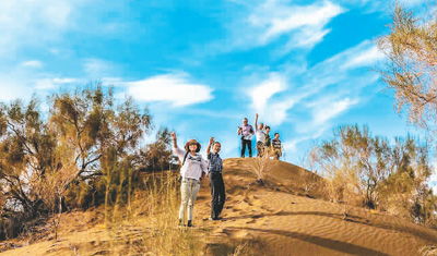 七、 和田策勒县实测数据：地表温度降低，植被存活率高