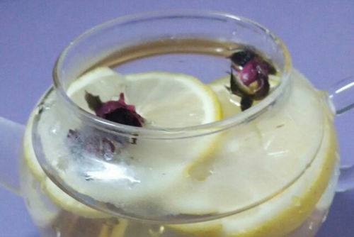 玫瑰花和柠檬片泡水，搭配比例是多少更佳