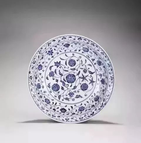 宝相花寓意吉祥，象征美好