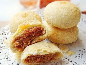 玫瑰花饼的制作方法有哪些？如何用简单做法制作出美味的花饼呢