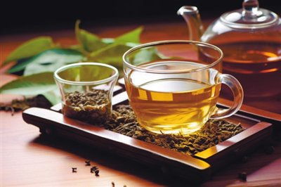 茶沫和茶膜是茶皂素， 不是农药残留