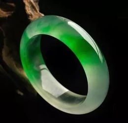 钻石翡翠吊篮掉叶子是正常现象吗？