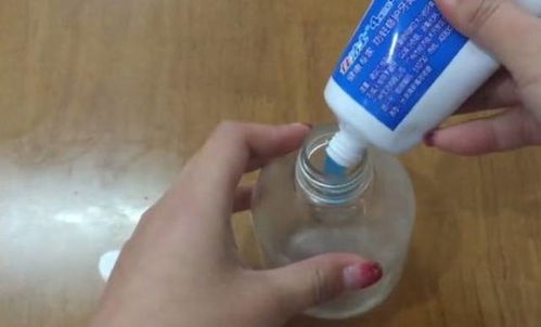 方法一：用热水泡一泡