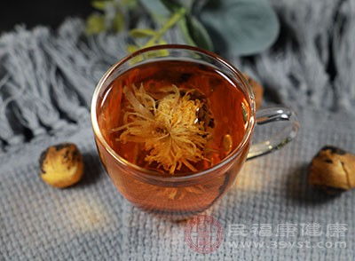 茶叶菊花泡水喝，养生效果怎么样