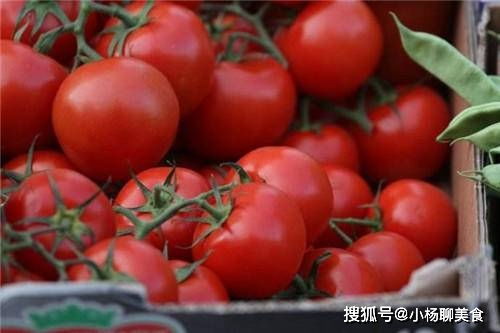 西红柿：红艳艳的，看着就美