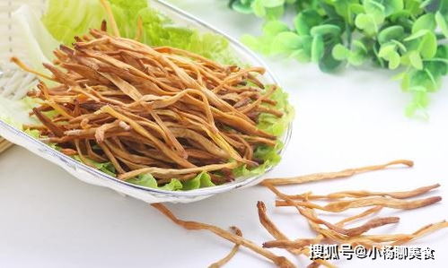 黄花菜富含营养，具有安神、补血、抗衰老等功效