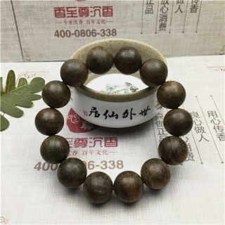 沉香木：清雅持久，寓意深厚