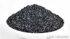 如何根据鸡饲料成分选择合适的脱霉剂，并融入猪饲料配方中？