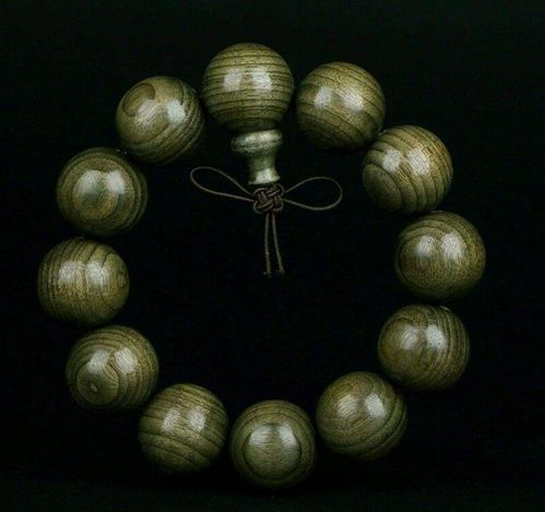 金丝楠木手串：冬暖夏凉， 四季如春