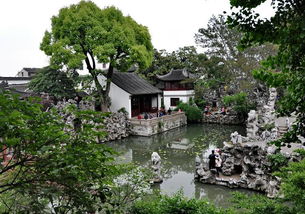 假山的造型：千姿百态， 各具特色