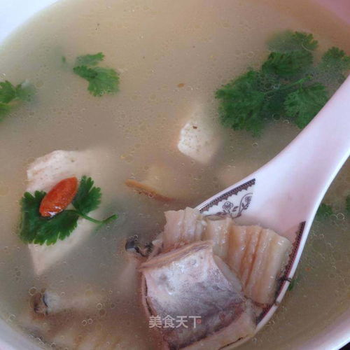 海鳗汤是一道以海鳗为主要食材的传统日本汤品